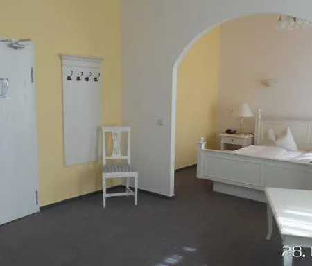 Bed & Breakfast Eifeler Hof - Eifelpark Karten, Angelkarten, Hochzeitssaal In Region *